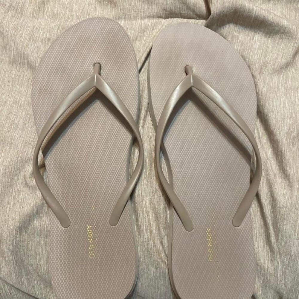Old-navy FlipFlops Size 9